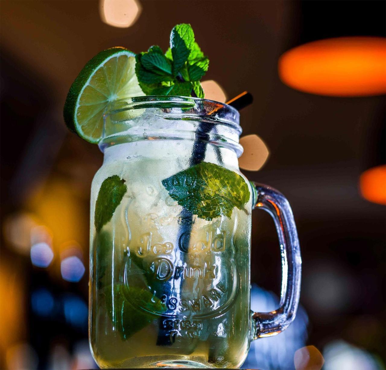 The White Lion Hotel オールドバラ エクステリア 写真